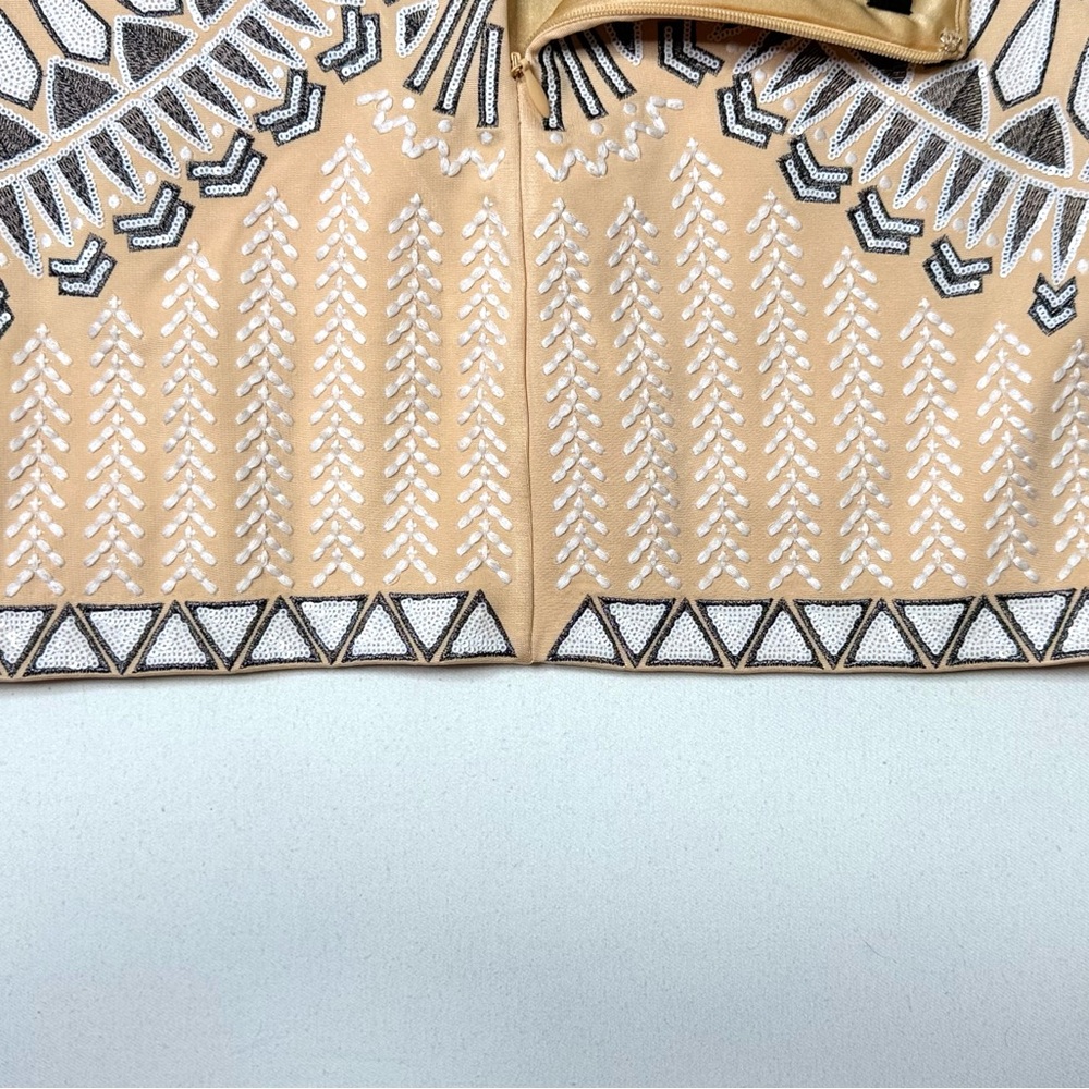 Bebe Nude Sequin Beaded Geometric Tribal Mini Skirt Size 8 - Picture 4 of 9